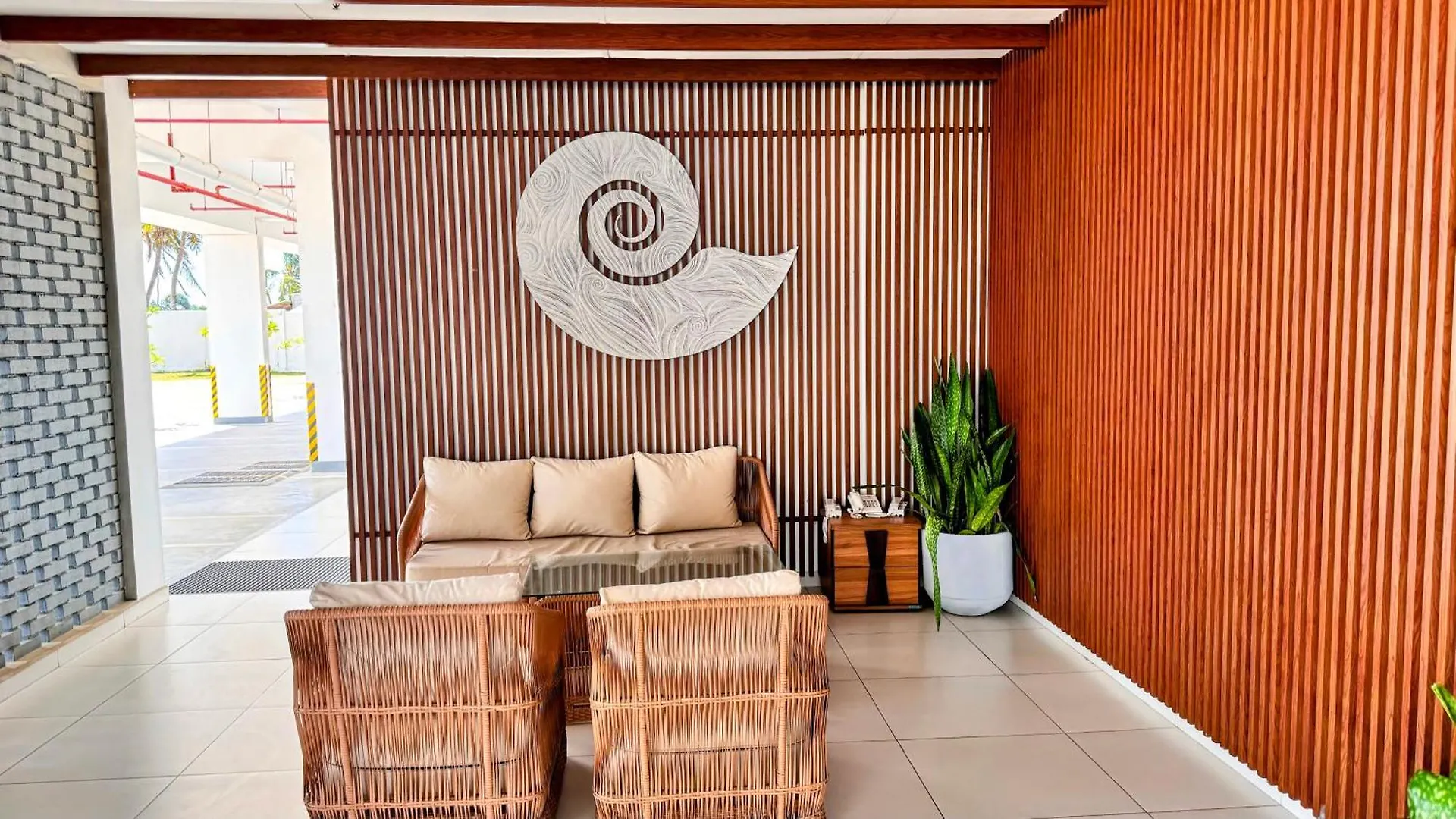 Luxury Oceanfront Penthouse In Uswetakeiyawa Lägenhet